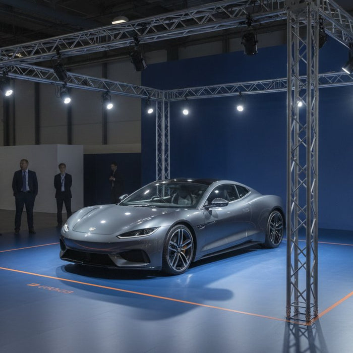 The Professional Guide to Buying Auto Gantry Systems for Vehicle Displays