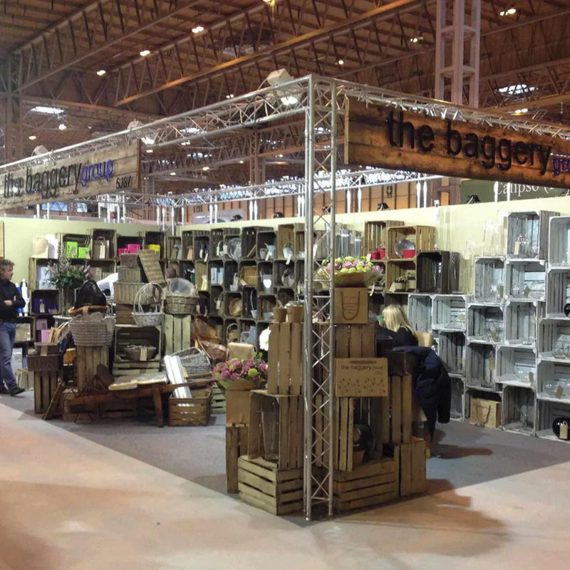 Support en treillis modulaire de style périmètre complet 3M de large X 10M de profondeur | 2,5 M de haut | Avec pieds supplémentaires (X6) | Avec traverses