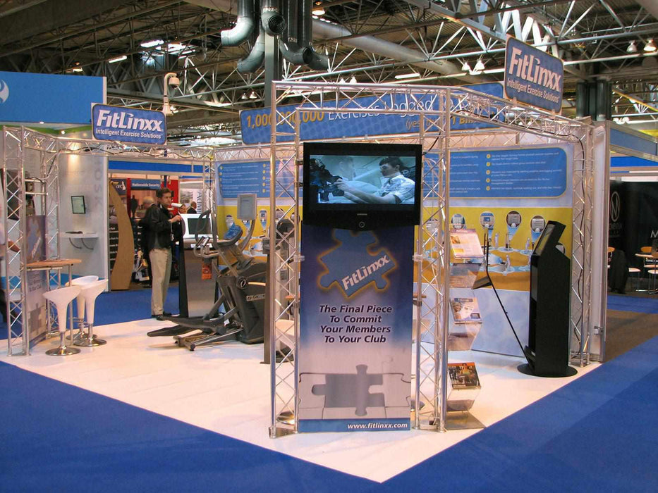 Exhibition gantry stand for trade show with printed screens