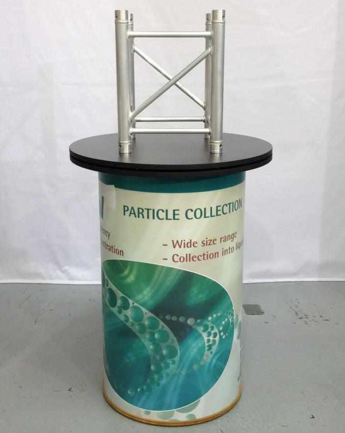 Hand turntable in use