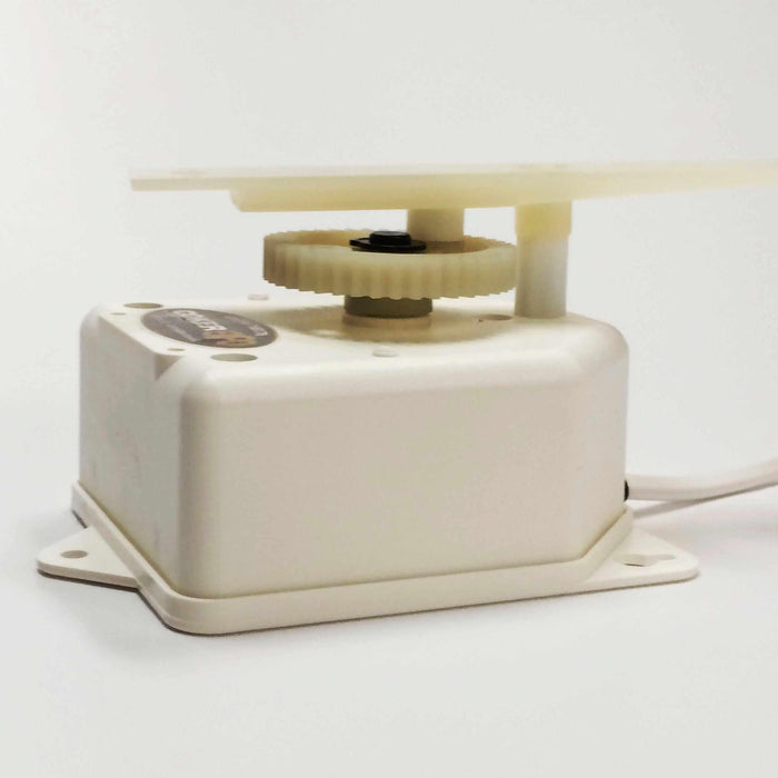 Pendulum display turntable with mains plug